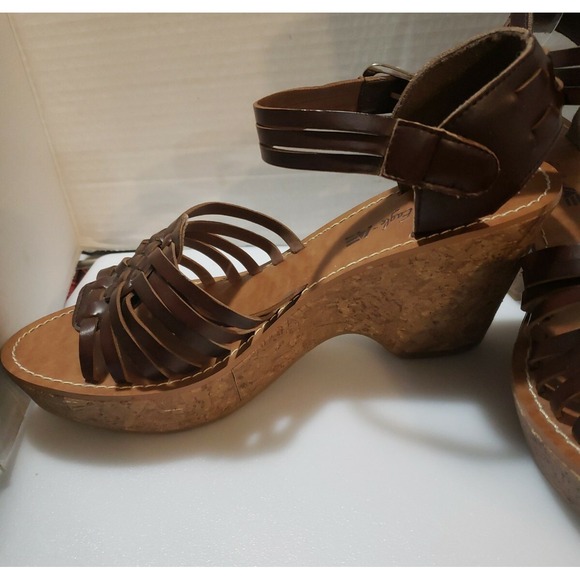 Women's‎ Brown Strappy American Eagle Wedge Sandals Platform Size 8 - Picture 2 of 8